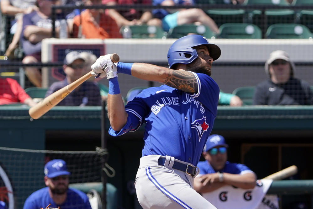 Blue Jays fans wonder why spring training uniform doesn't match