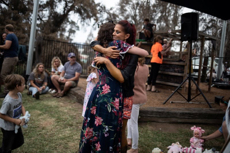 The Wider Image: From Australian bushfire ashes, a community rises in solidarity