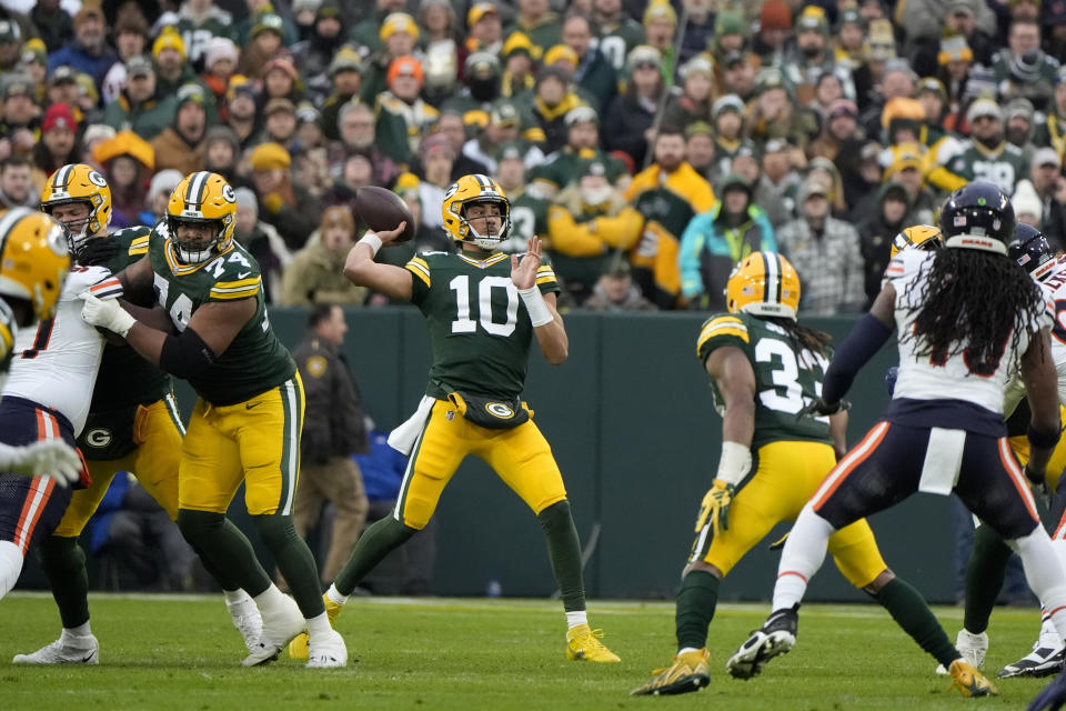 Green Bay Packers quarterback Jordan Love (10) throws during the first half of an NFL football game against the Chicago Bears Sunday, Jan. 7, 2024, in Green Bay, Wis. (AP Photo/Morry Gash)