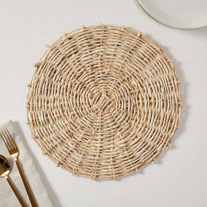 7) Natural Spun Woven Placemats