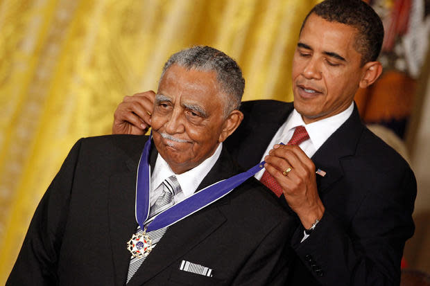 Obama Honors Sixteen With Congressional Medal Of Freedom 