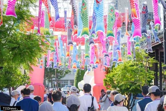 鹿港慶端陽名列全國十二大節慶之一，吸引國內外萬人以上遊客前來朝聖。（記者方一成攝）