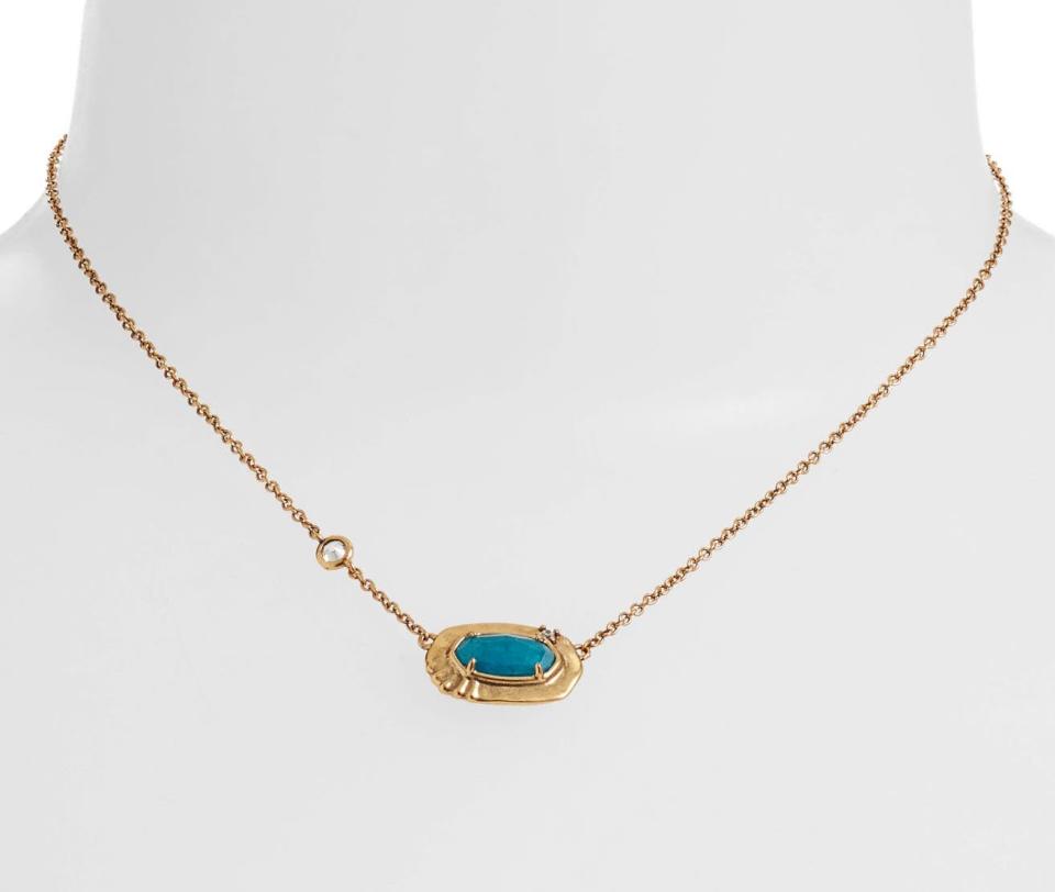 Kendra Scott Anna Short Pendant Necklace. Image via Nordstrom.