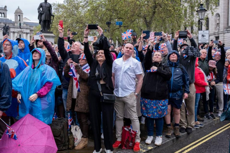 king charles iii coronation crowds in london