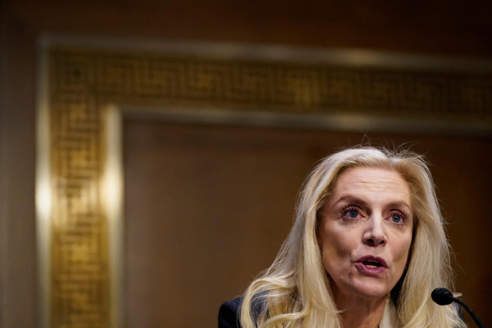 Federal Reserve Boardin kuvernööri Lael Brainard todistaa ennen senaatin pankkikomitean kuulemista hänen nimityksestään Federal Reserven varapuheenjohtajaksi Capitol Hillillä Washingtonissa Yhdysvalloissa 13. tammikuuta 2022. REUTERS/Elizabeth Frantz