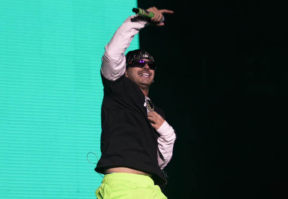 El cantante Feid durante su presentación en el festival Coca-Cola Flow Fest en la Ciudad de México el 26 de noviembre de 2022. (Foto AP/Alejandro Godínez)