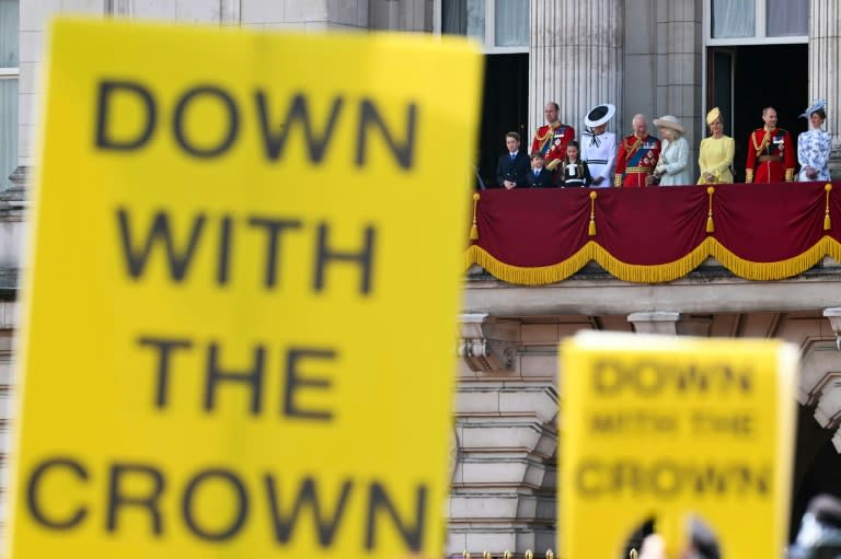 A small band of anti-monarchists did not keep to the meticulously planned script, booing the royals as they appeared on the Buckingham Palace balcony (JUSTIN TALLIS)