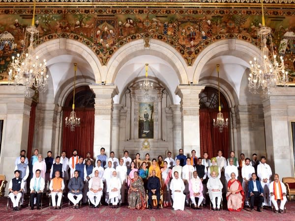 President Ram Nath Kovind with the Council of Ministers. (File photo/ANI)