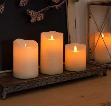 Create a candlelit setting with this flickering battery-powered set
