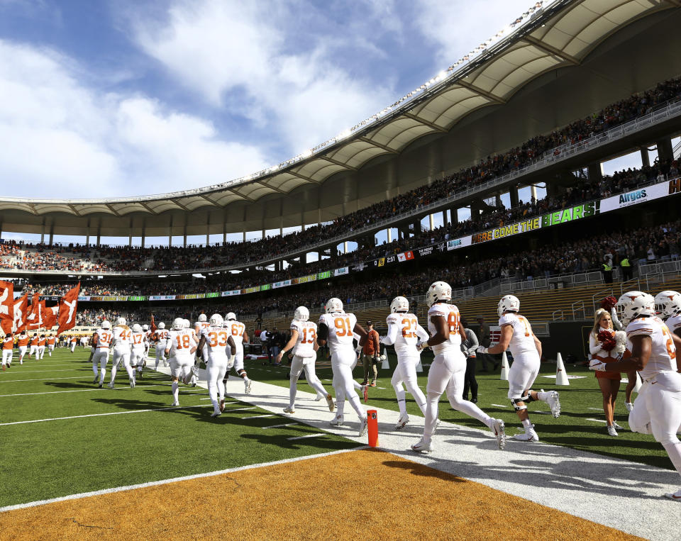 The Texas football program is set to lose some top talent this offseason with OL Connor Williams declaring for the NFL draft and running back Chris Warren set to transfer. (AP Photo)