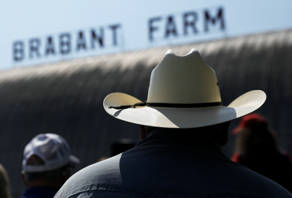 Dairy farmers listen to U.S. Agriculture Secretary Sonny Perdue speech at the Brabant Farms in Verona, New York, U.S., August 23, 2018. Picture taken August 23, 2018. (Photos: REUTERS/Shannon Stapleton)