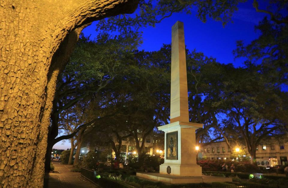 10) Ghost City "Dead of Night" Walking Tour in Savannah, Georgia