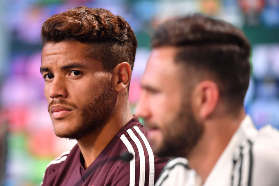 <p>Er hat die Haare schön: Der mexikanische Spieler Jonathan dos Santos trug kupferrote Locken beim Pressetermin in Moskau am 18. Juni 2018. (Bild: Hector Vivas/Getty Images) </p>