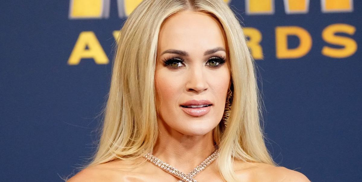 Carrie Underwood Fans Are Fuming Over Entertainer of the Year Loss