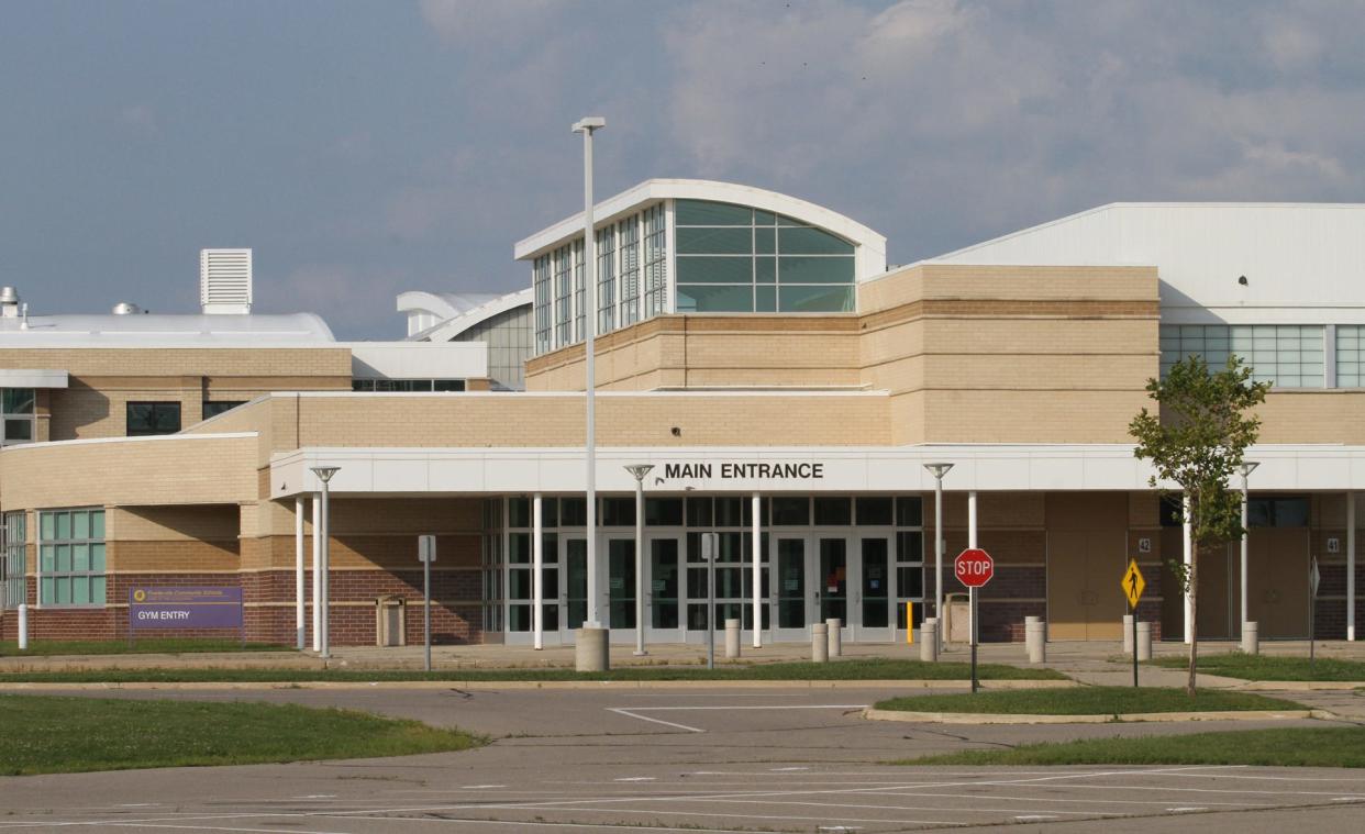 With prom night fast approaching, the Fowlerville Police Department will conduct a mock car crash at 1 p.m. Thursday, May 11, at the Performing Arts Center at Fowlerville High School.