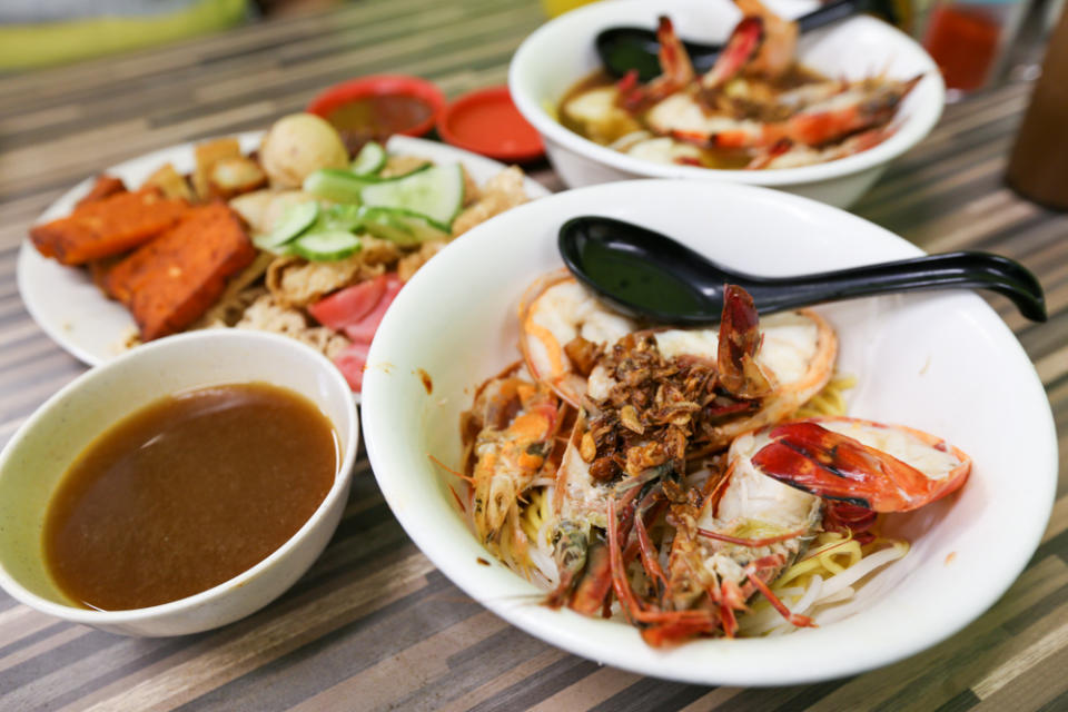 Beach Road Prawn Noodle House - prawn mee