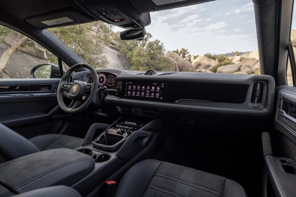 2024 porsche cayenne turbo gt coupe interior