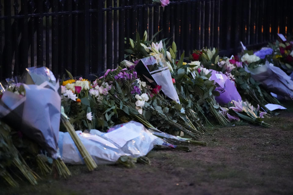 <p>Floral tributes outside Windsor Castle in Berkshire following the announcement of the death of Queen Elizabeth II. Picture date: Thursday September 8, 2022. (Photo by Andrew Matthews/PA Images via Getty Images)</p> 