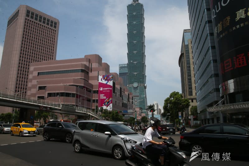 20180604-萬安41號演習街頭即景。（陳明仁攝）b演習前後對照組-信義和基隆路路口背景101-2.jpg