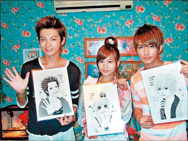 辰亦儒（左起）與曾之喬因2009年拍攝偶像劇《愛似百匯》結緣，當時還有同屬飛輪海的炎亞綸。（八大提供）