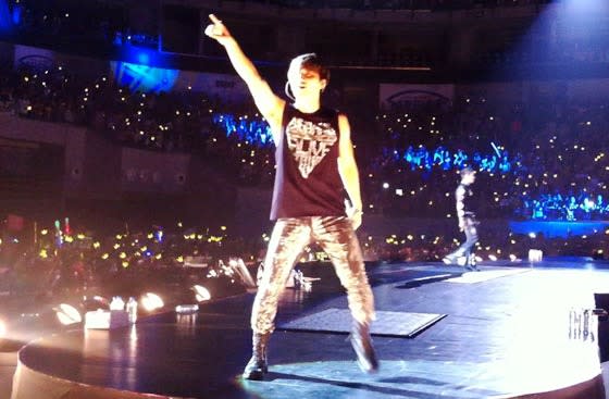 Big Bang member Daesung faces his screaming fans at the BigBang Alive Galaxy Tour in Manila on Oct. 24 at the Mall of Asia Arena. (Photo by Erikson Tan)