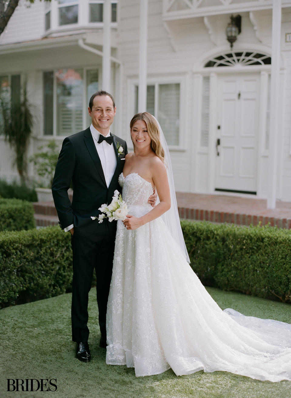 Glee 's Jenna Ushkowitz Shares Stunning Photos from Her Los Angeles Wedding