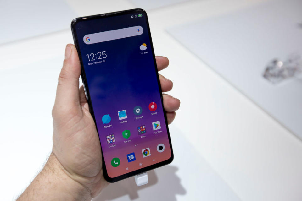 <p><strong>5- Xiaomi</strong><br>L’entreprise chinoise créée en 2010 se fait elle aussi une belle place dans ce classement grâce à ses téléphones performants qui tombent rarement en panne. l’UFC-Que Choisir lui attribue la note de 92.5/100. Crédit photo : Getty </p>