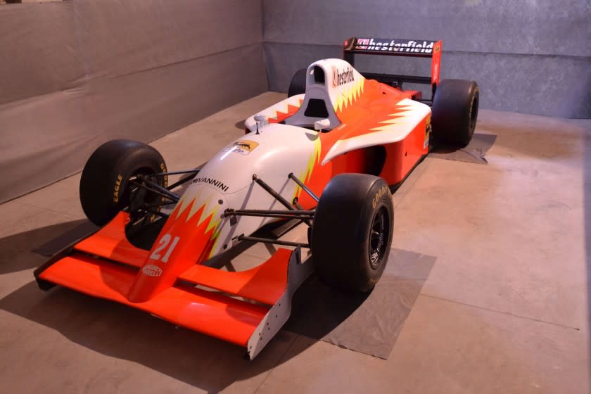 La Lola T93/30 della BMS Scuderia Italia, ex F1 di Michele Alboreto, vale almeno 80mila euro. Risale al 1993 ed è ricordata per i suoi pessimi risultati. Unico difetto: manca il motore... (foto: Artcurial.com)