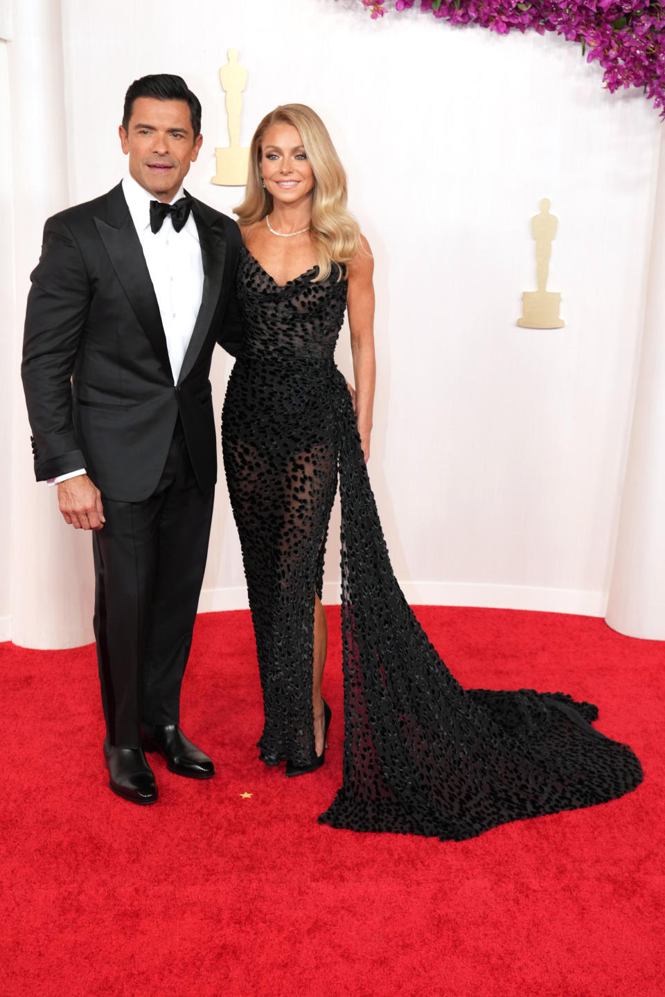 Kelly Ripa and Mark Consuelos nighttime routine