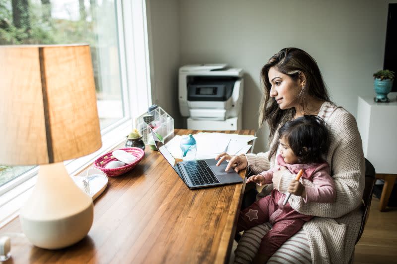 Why It is an Advantage for Workplaces To Hire Working Mothers 