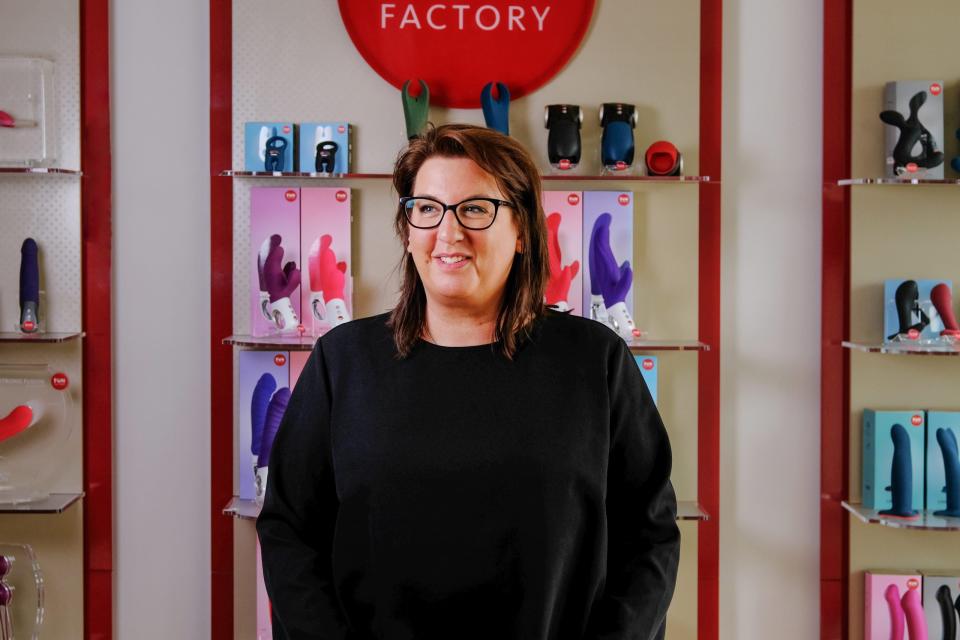 Simone Kalz entwickelt seit 18 Jahren Sextoys für die Fun Factory. - Copyright: Lisa Kempke / Business Insider