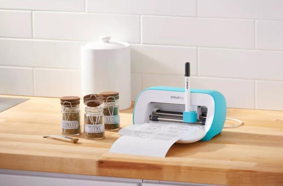 the cricut joy machine