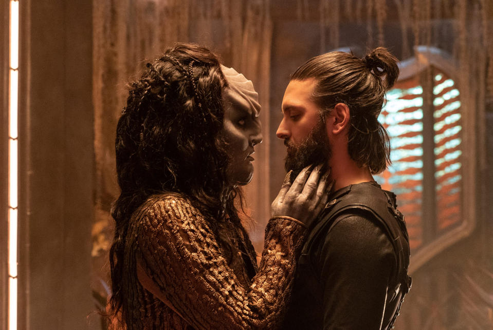 Mary Chieffo and Shazad Latif in <em>Star Trek: Discovery.</em> (Photo: Michael Gibson/CBS)