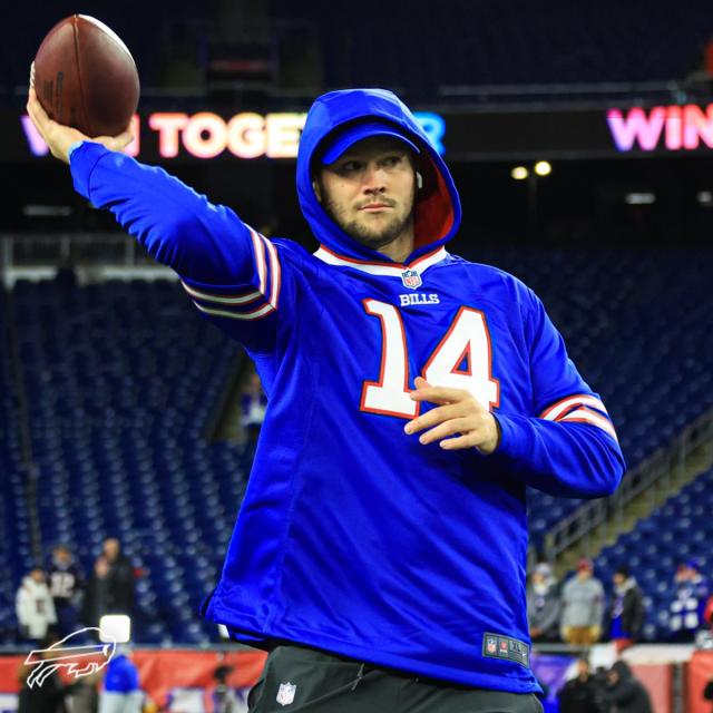 LOOK: Bills QB Josh Allen wears Ryan Fitzpatrick jersey during warmups