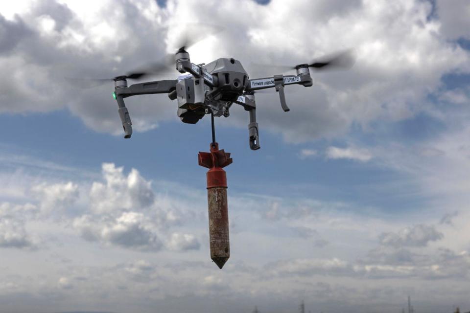 A Ukrainian quadcopter-style drone carrying a bomb