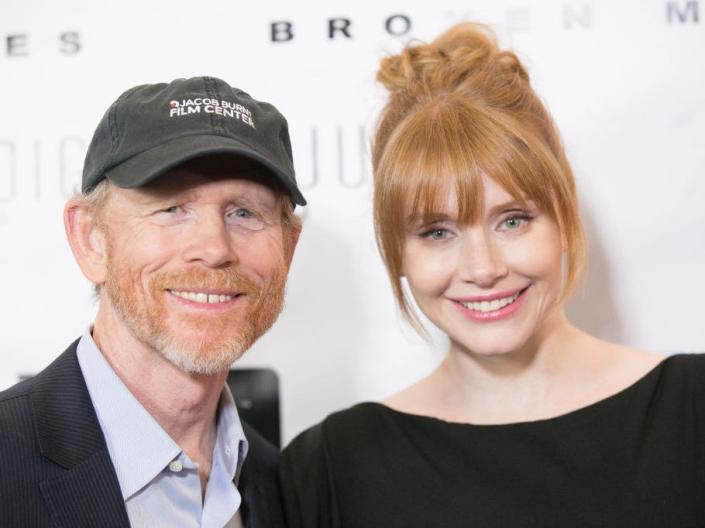 Ron Howard says it was a 'complete assault' on his 'psyche' to watch daughter Bryce Dallas Howard perform fully nude in a college play - Yahoo News