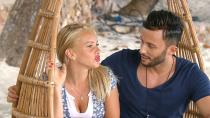 Doch so schön die romantische "Bachelor"-Beziehung war, so schnell flogen bei dem jungen Glück die Fetzen. Domenico de Cicco hatte ein klitzekleines Geheimnis: Er bekam ein Kind mit einer anderen Frau. Evelyn Burdecki ließ ihn trotz aller Mühe seinerseits sofort stehen. De Cicco ist seitdem mit der Mutter seines Kindes Julia Kley glücklich. (Bild: MG RTL D)