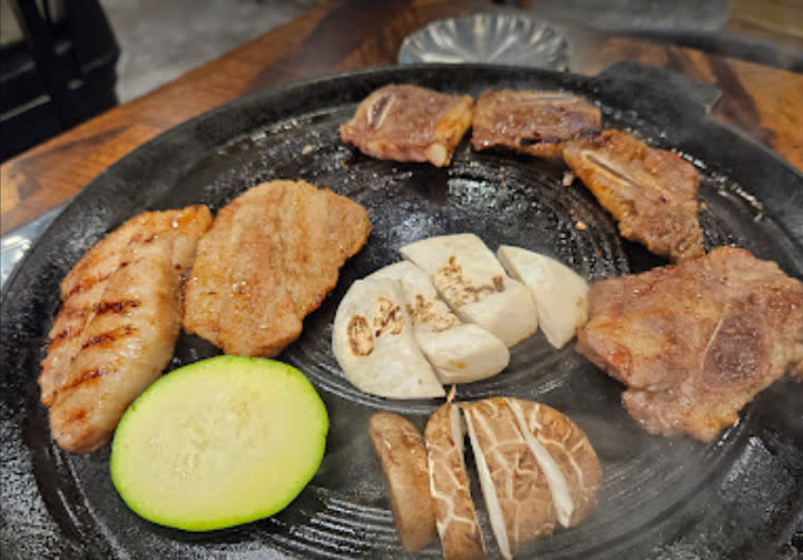 korean bbq - Yuk Tan KBBQ food