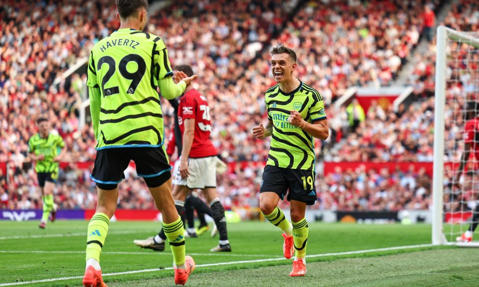 <span>Leandro Trossard shows his delight after scoring the winner.</span><span>Photograph: Robbie Jay Barratt/AMA/Getty Images</span>