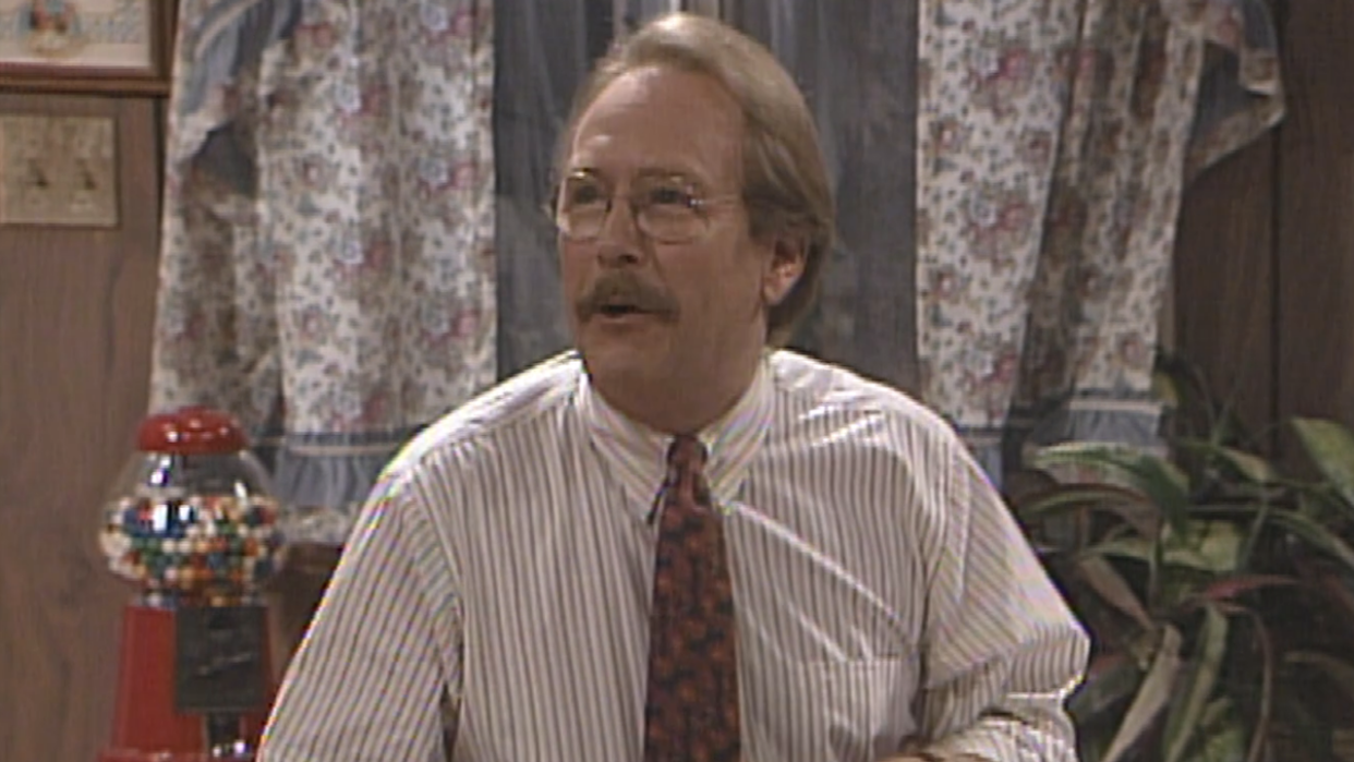  Martin Mull's Leon in the Lunchbox on Roseanne. 