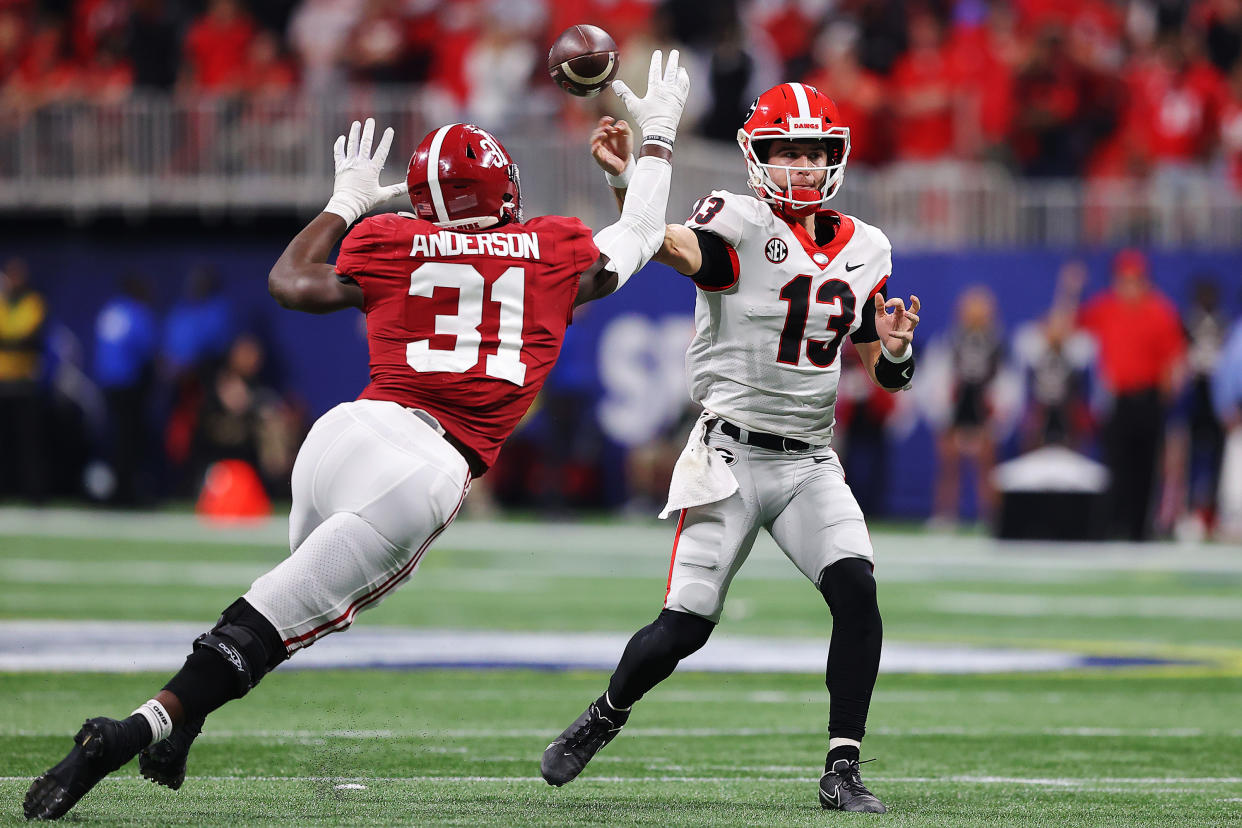 Will Anderson (31) getting pressure on Georgia quarterback Stetson Bennett will again be a key in Monday's College Football Playoff national championship game. (Photo by Kevin C. Cox/Getty Images)
