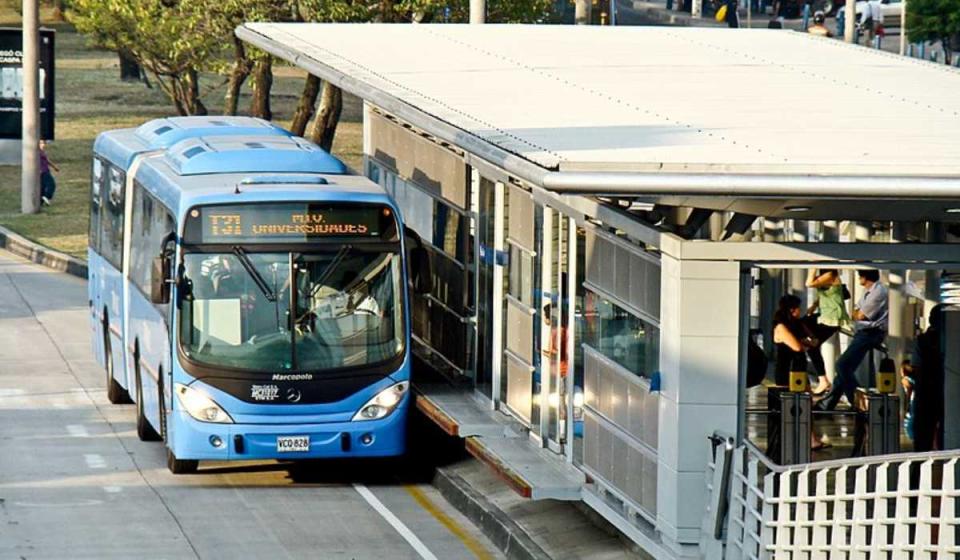 Transporte MIO Cali saca de circulación 20 buses. Imagen: David Alejandro Rendón.