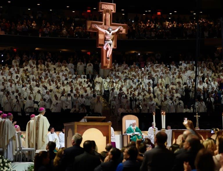 A standing ovation for Pope Francis as he celebrates Mass at Madison Square Garden September 25, 2015 in New York