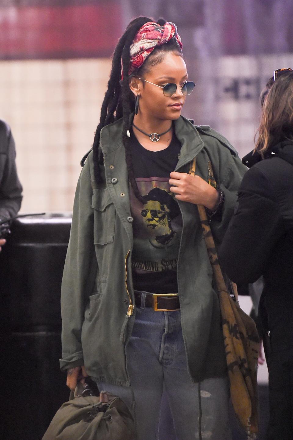 <p>Rihanna lució muy bella con este look. </p>