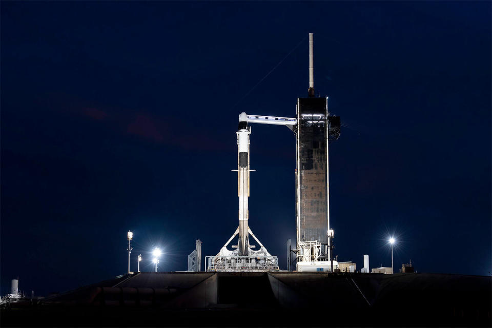 The Polaris Dawn Falcon 9 spacecraft and Crew Dragon are on top of pad 39A at the Kennedy Space Center. / Credit: SpaceX