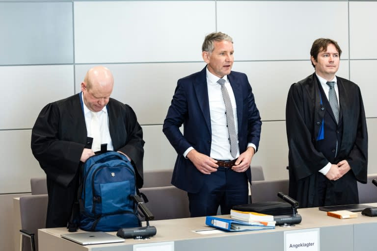 Thüringens AfD-Chef Björn Höcke hat vor dem Landgericht Halle die Vorwürfe der Verwendung einer NS-Parole zurückgewiesen. "Ich habe mir nichts vorzuwerfen", sagte Höcke im Prozess vor dem Gericht in Sachsen-Anhalt. (JENS SCHLUETER)