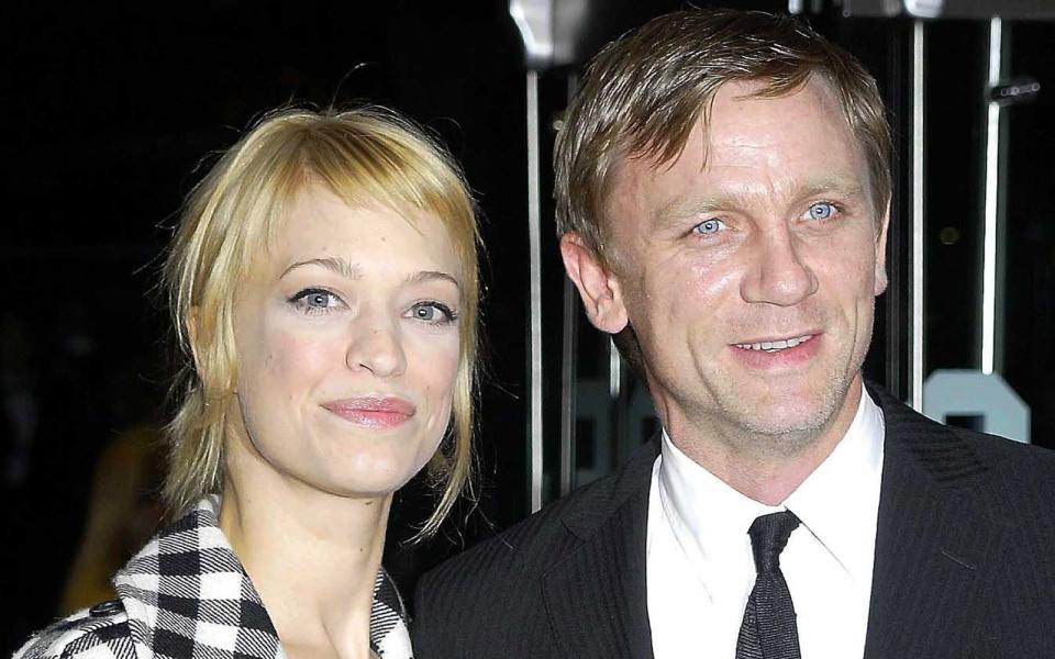 <p>Auch dieses Paar hat man (fast) schon wieder vergessen: Von 1996 bis 2004 waren Daniel Craig und Heile Makatsch zusammen - also noch bevor Daniel Craig zu James Bond wurde und zu Zeiten als Heike Makatsch noch VIVA-Moderatorin war. (Bild: Will Conran/Getty Images)</p> 