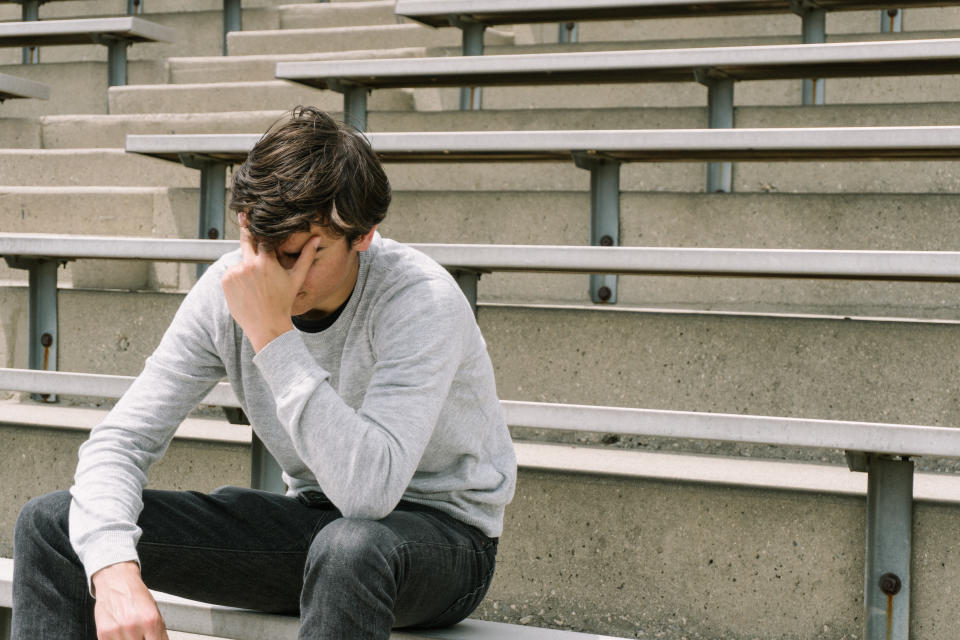 Teenager und Jugendliche, die Fragen zu oder Probleme mit ihrem Coming-out haben, können sich an den bundesweiten Jugendverband Lambda wenden. (Bild: Getty Images)