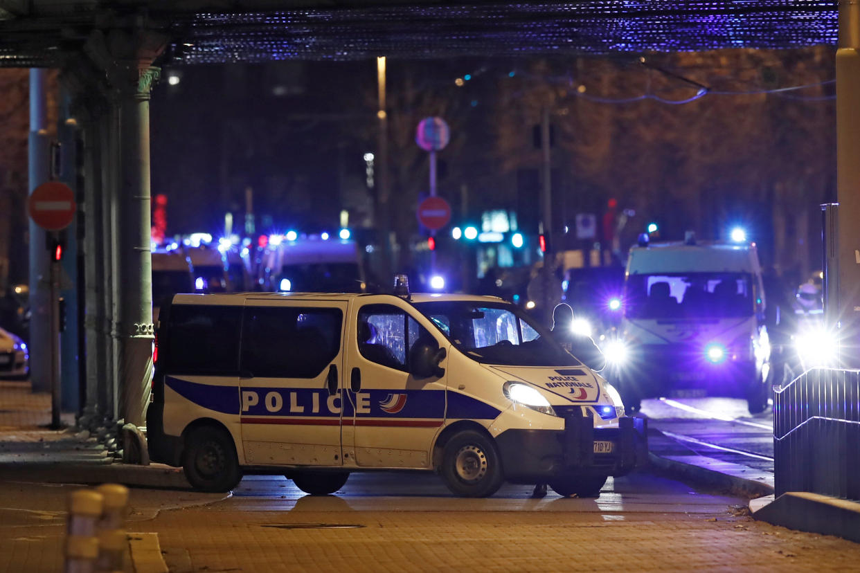 Polizeieinsatz im Meinau-Distrikt nach dem Anschlag von Straßburg (Bild: Reuters)