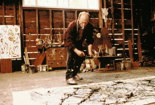‘Pollock’ (2000) mostra a história do explosivo pintor abstrato Jackson Pollock, interpretado de forma brilhante por Ed Harris. 